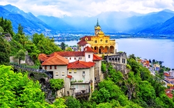 Wallfahrtskirche Madonna del Sasso oberhalb der Stadt Locarno am Lago Maggiore in der Schweiz