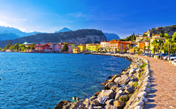 Torbole in der Provinz Trentino am Gardasee, Italien