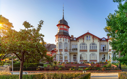 Strandpromenade von Zinnowitz im Herbst auf der Insel Usedom, Deutschland