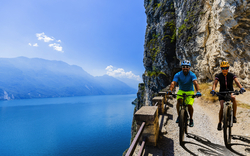 Radfahren am Gardasee, Italien 
