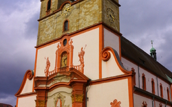 Blick auf den Fridolinsmünster im Zentrum von Bad Säckingen