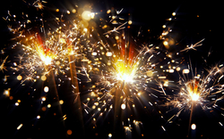 brennende Wunderkerzen an Silvester