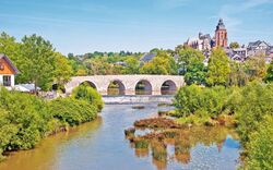 Lahn mit Wetzlarer Dom und alter Brücke
