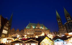 Rathaus und Weihnachtsmarkt in Bremen